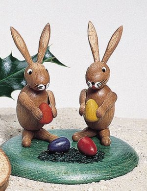 Easter bunnies on a base