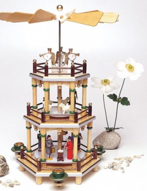 Pyramid crib 3 floors, natural
