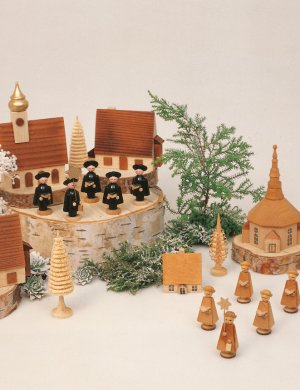 Seiffen carolers natural, 10 pieces.