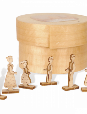 Thumbnail figures in wooden box