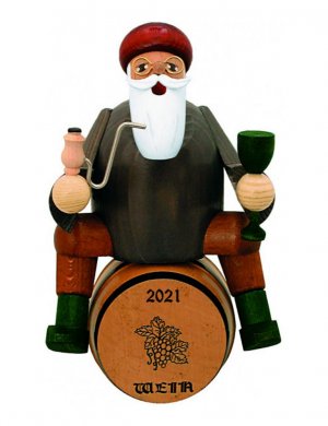 Smoker wine merchant on barrel