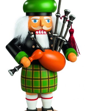 Nutcracker Scotsman with bagpipes