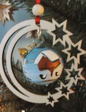 Tree decoration glass ball bird feeding in the starmoon
