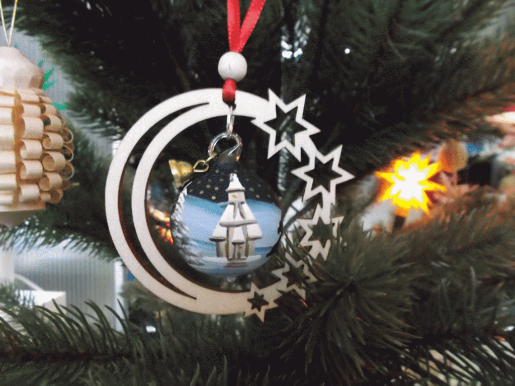 Tree decoration glass ball Seiffner Church in the starmoon