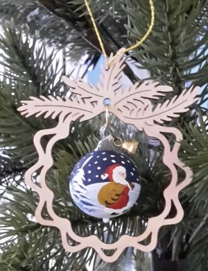 Tree decoration glass Santa-Claus, in the branch 
