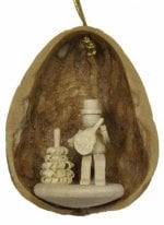Tree Ornaments Guitar Player in Walnut Shell