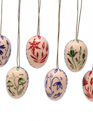 Hang 6 easter eggs with colorful flowers