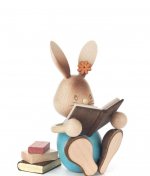 Easter bunny Stupsi with books