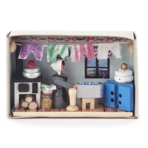 Miniatures in Matchbox - Wash day