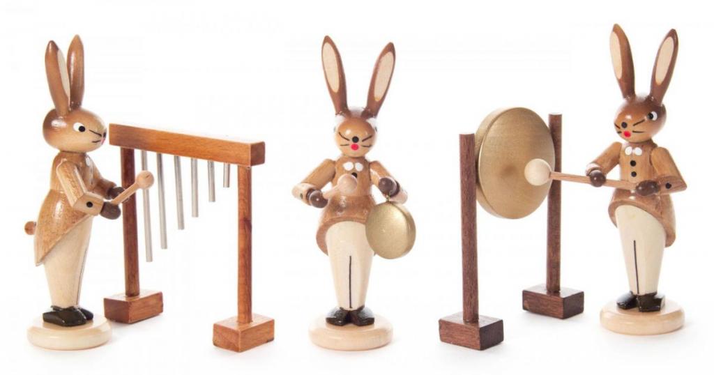 Rabbit trio with chimes, small and large gong, nature