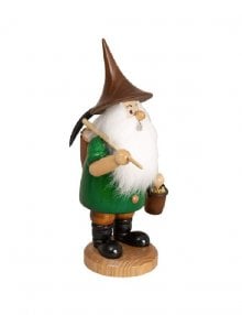 Smoker mountain gnome with hoe, green