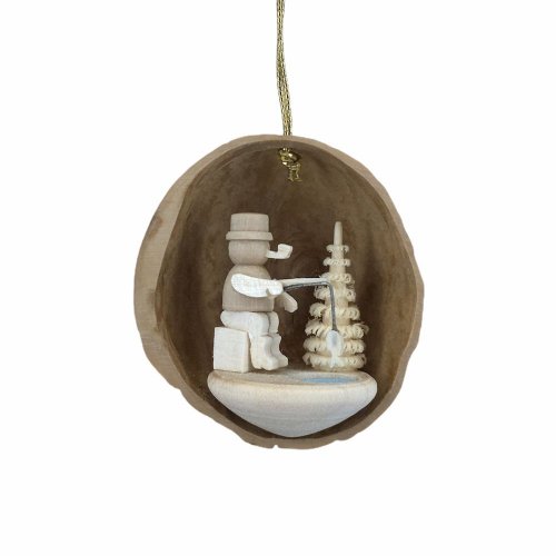 Tree Ornaments Angler in Walnut Shell