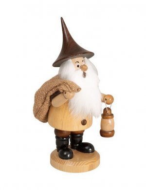 Smoker mountain gnome with bag, natural