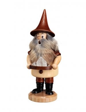 Smoker mountain gnome with rock crystal