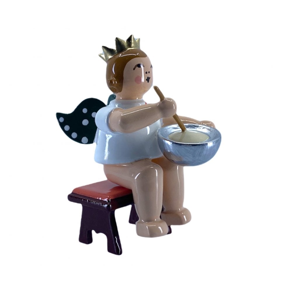 Angel with Dough bowl, sitting, with crown