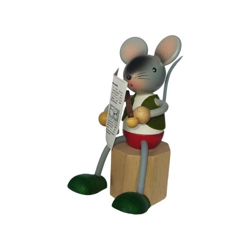 Kuhnert mouse with pipe and newspaper