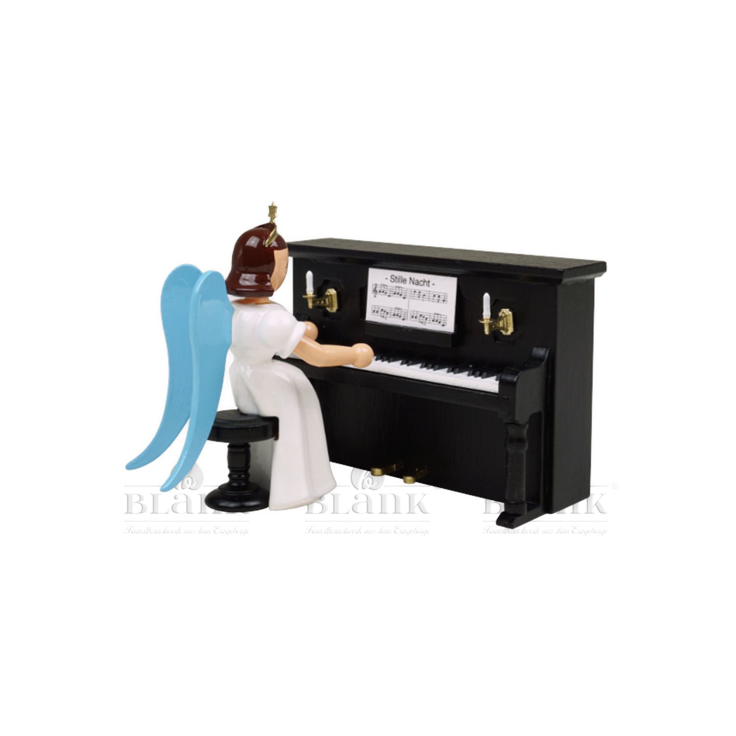 Pleated long skirt at the piano, colored